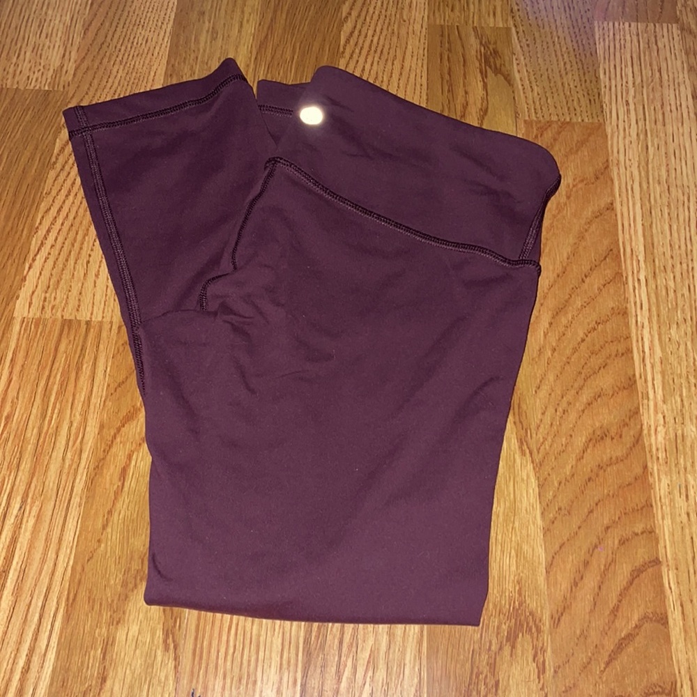 Lululemon Yoga Crop Leggings - Picture 6 of 9